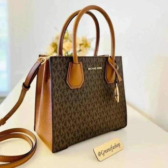 Michael Kors purse Mercer messenger crossbody in brown signature - Picture 2 of 10